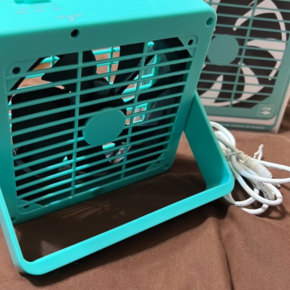 USB Little Big Fan - Green Blue Teal - Great For A Computer Table - Picture 5 of 7